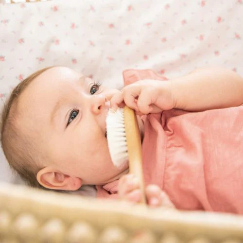 Set Cepillo y Peineta de Madera de Haya y Cerdas Naturales | Mamás Mateas - Imagen 2