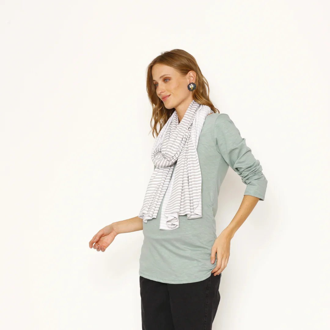 Pañuelo de Lactancia Multifuncional - Rayas Grises | Nala Maternity - Imagen 2