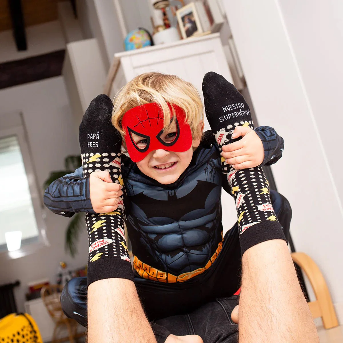 CALCETINES UO ·PAPÁ ERES NUESTRO SUPERHÉROE· - Imagen 2