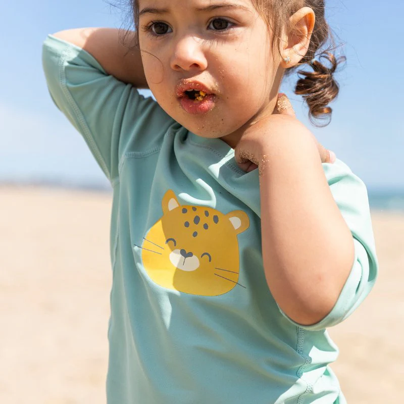 CAMISETA INFANTIL DE PROTECCIÓN SOLAR SARO ·GUEPARDOS· - Imagen 2
