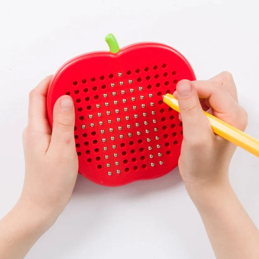 JUEGO MAGNÉTICO DE DIBUJO IMAPAD ·POCKET MANZANA· - Imagen 2