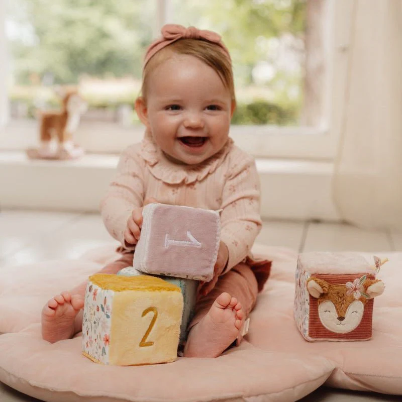 JUGUETE DE TELA LITTLE DUTCH ·CUBOS APILABLES FAIRY GARDEN· - Imagen 2