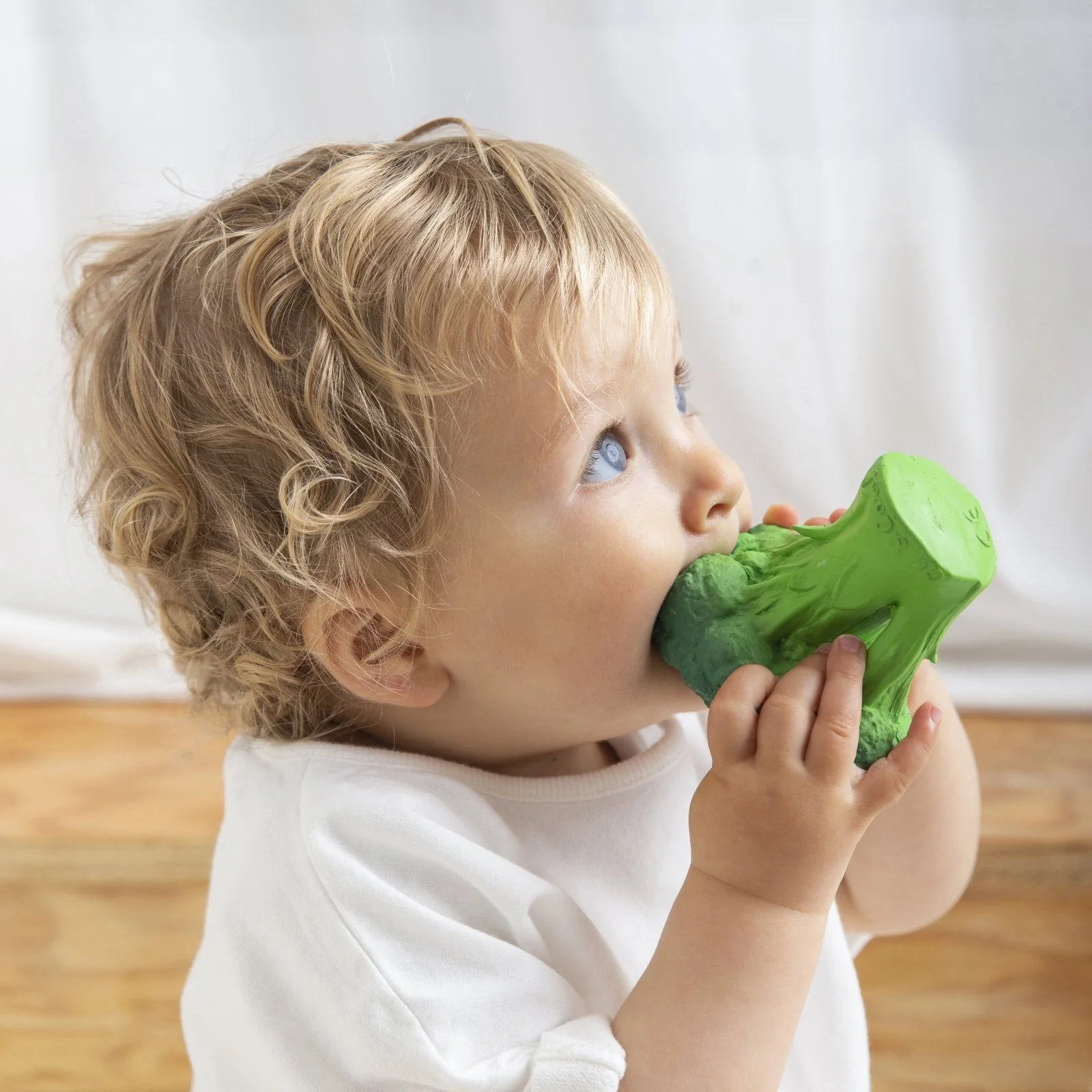 MORDEDOR 100% CAUCHO NATURAL OLI&CAROL ·BROCOLI· - Imagen 3