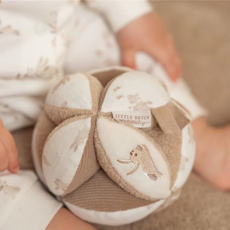 PELOTA MONTESSORI LITTLE DUTCH ·BABY BUNNY· - Imagen 5