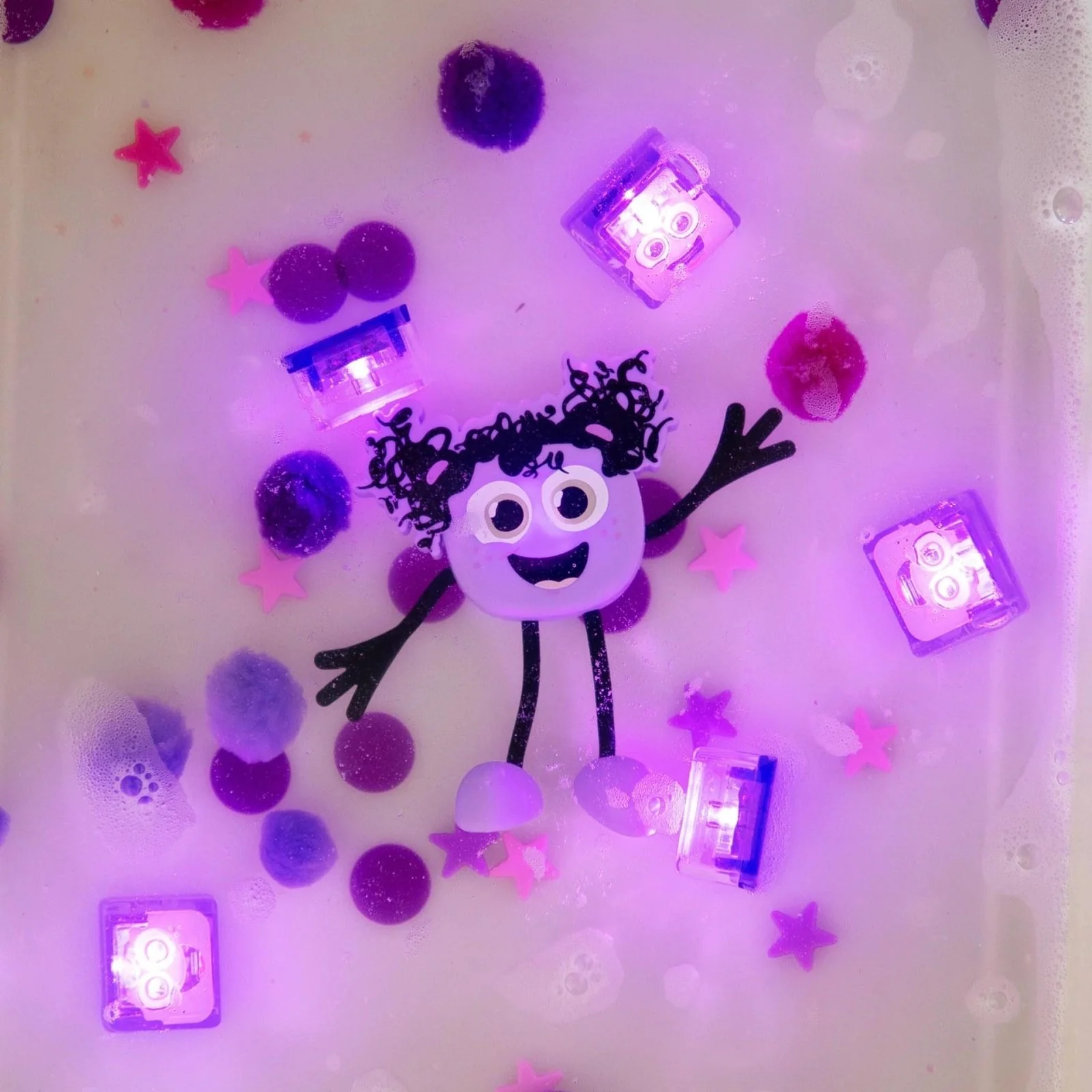 PERSONAJE Y 2 CUBOS DE LUZ PARA EL BAÑO GLOPALS ·LUMI LILA· - Imagen 9